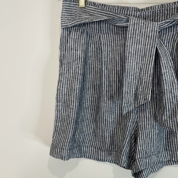 Dynamite Pinstripe Linen Blend High Waist Shorts Tie-Front Grey White Elastic L - Picture 3 of 11